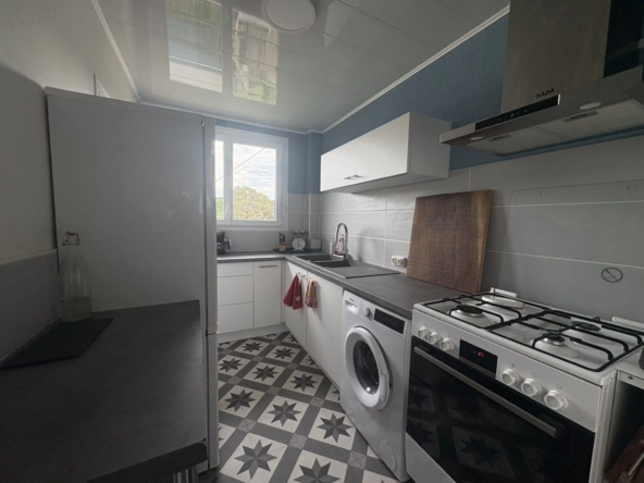 Appartement en vente à Saumur avec balcon, garage et cave - Vue dégagée