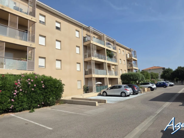 Appartement T2 avec terrasse et parking à Saint-Laurent-de-la-Salanque