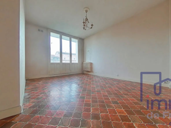 Appartement T2 à La Ricamarie proche du centre, avec balcon et cave