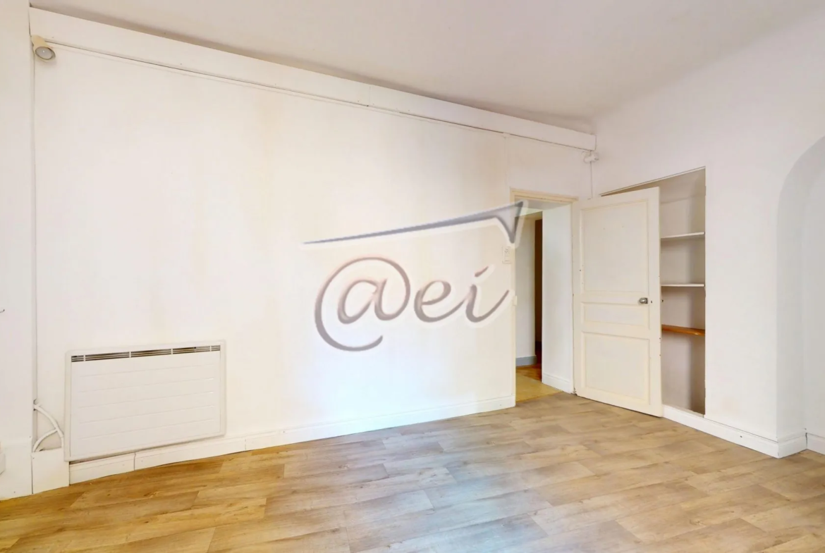 Appartement T3/T4 lumineux à Saint-Maximin-la-Sainte-Baume en centre-ville 