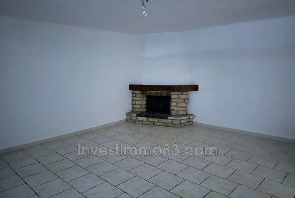 Maison de ville à Saint-Maximin-la-Sainte-Baume – 120 m² à rénover 