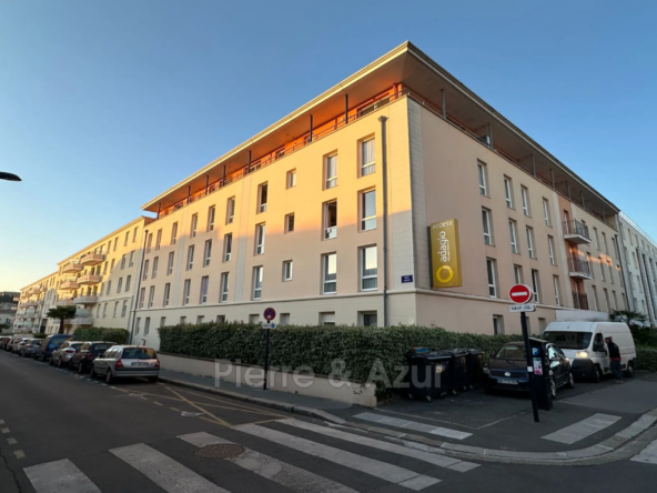 Studio meublé à vendre dans résidence avec piscine à Bordeaux