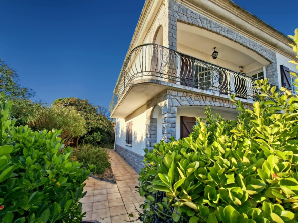 Belle maison T6 avec fort potentiel à Béziers, secteur résidentiel