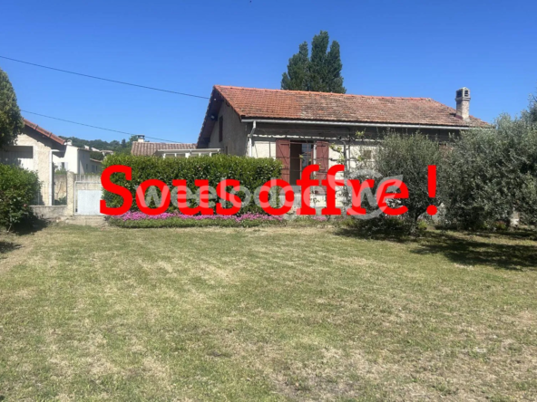 Maison à rénover avec grand terrain et garage à Manosque