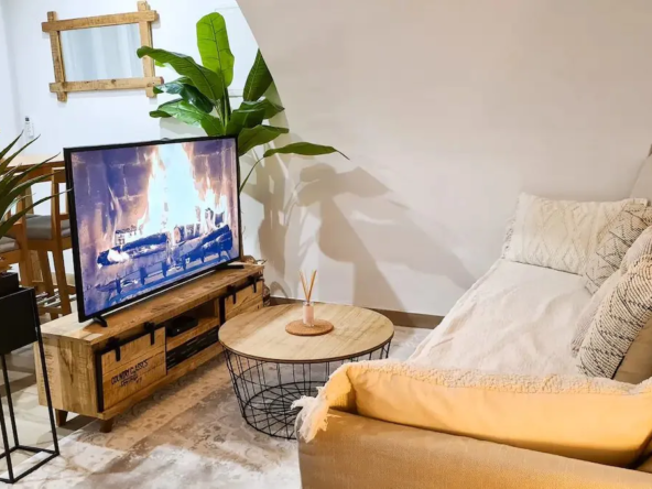 Appartement T2 rénové au cœur de La Ciotat, charme et modernité