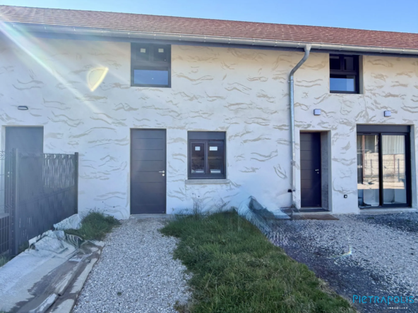 Grand plateau de 108 m² à rénover avec jardin à Romans, proche gare SNCF