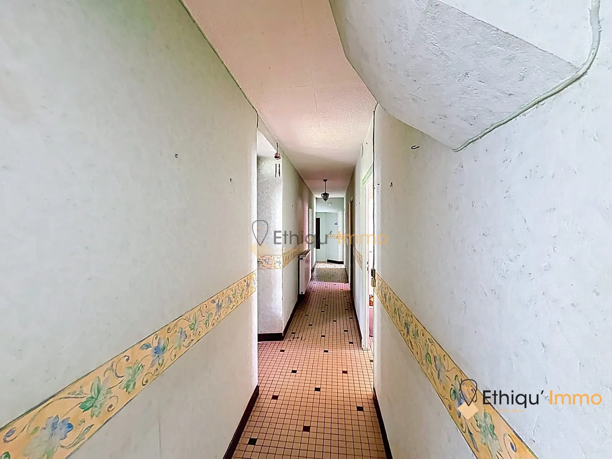 Magnifique corps de ferme avec dépendances et terrain de 7550 m² à Morancourt 
