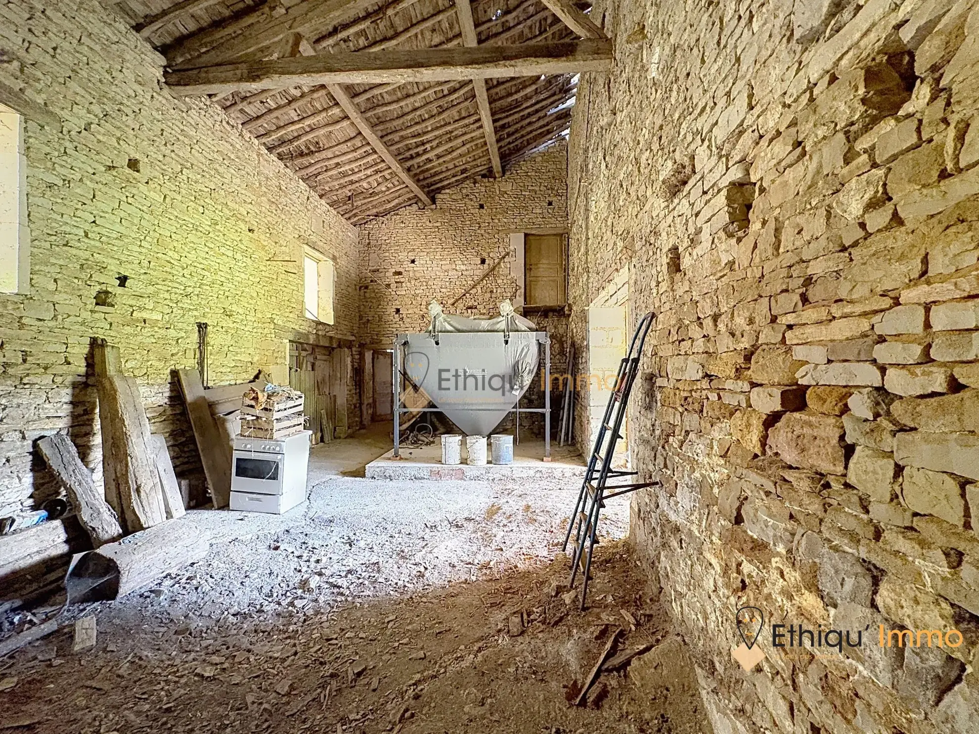 Magnifique corps de ferme avec dépendances et terrain de 7550 m² à Morancourt 