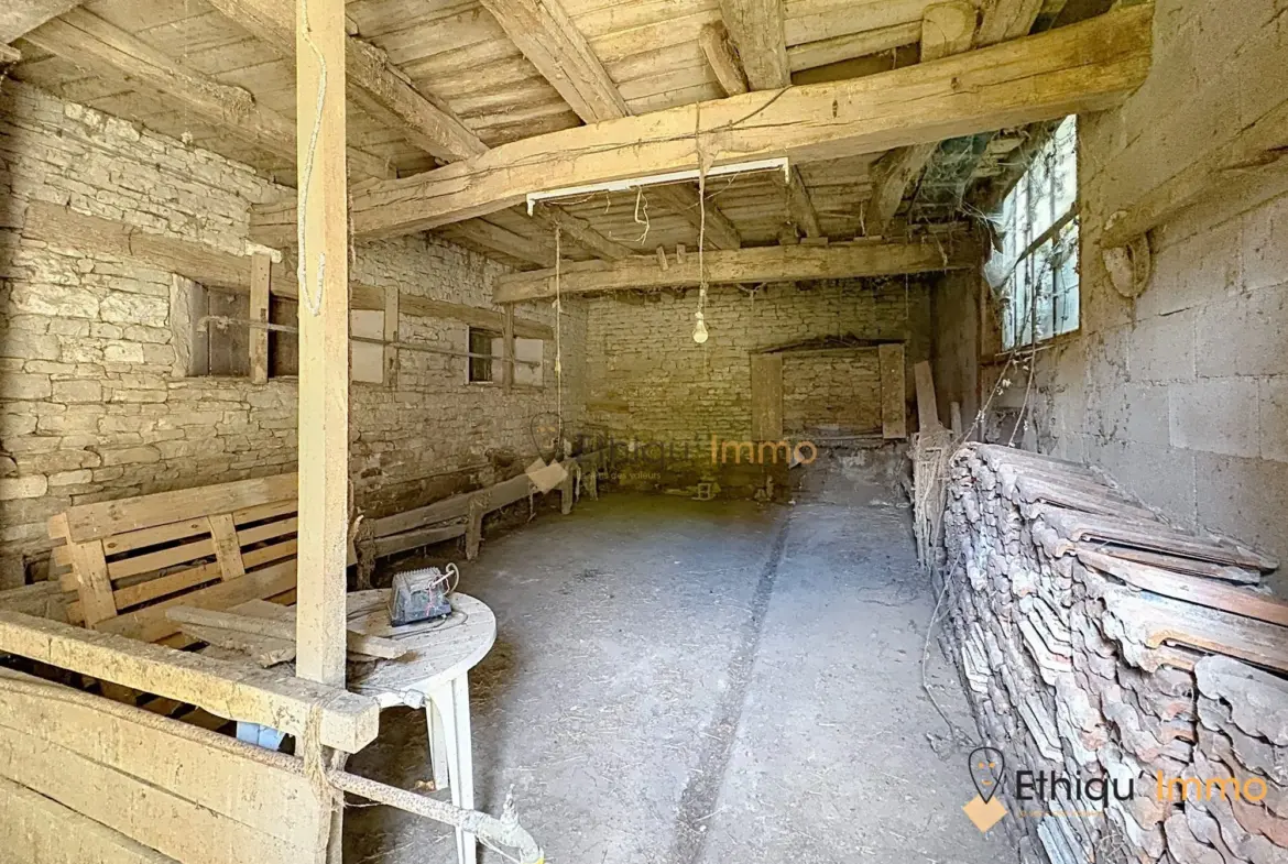 Magnifique corps de ferme avec dépendances et terrain de 7550 m² à Morancourt 
