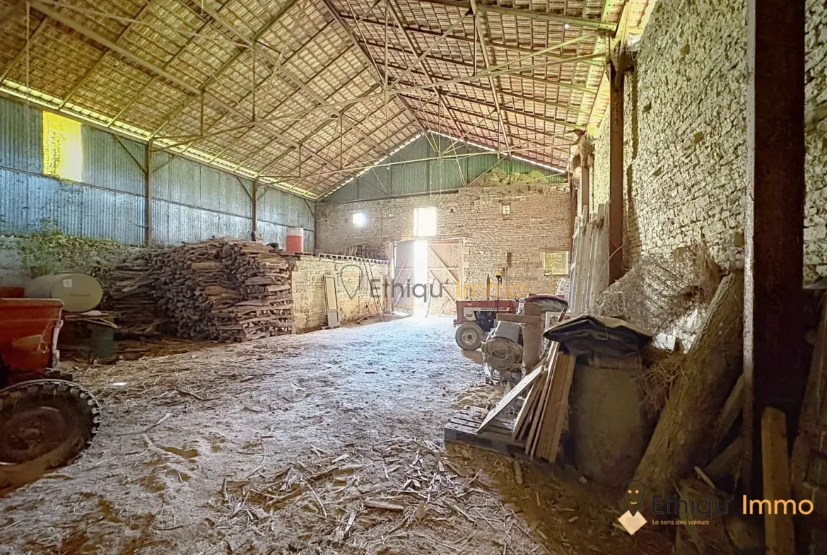 Magnifique corps de ferme avec dépendances et terrain de 7550 m² à Morancourt 