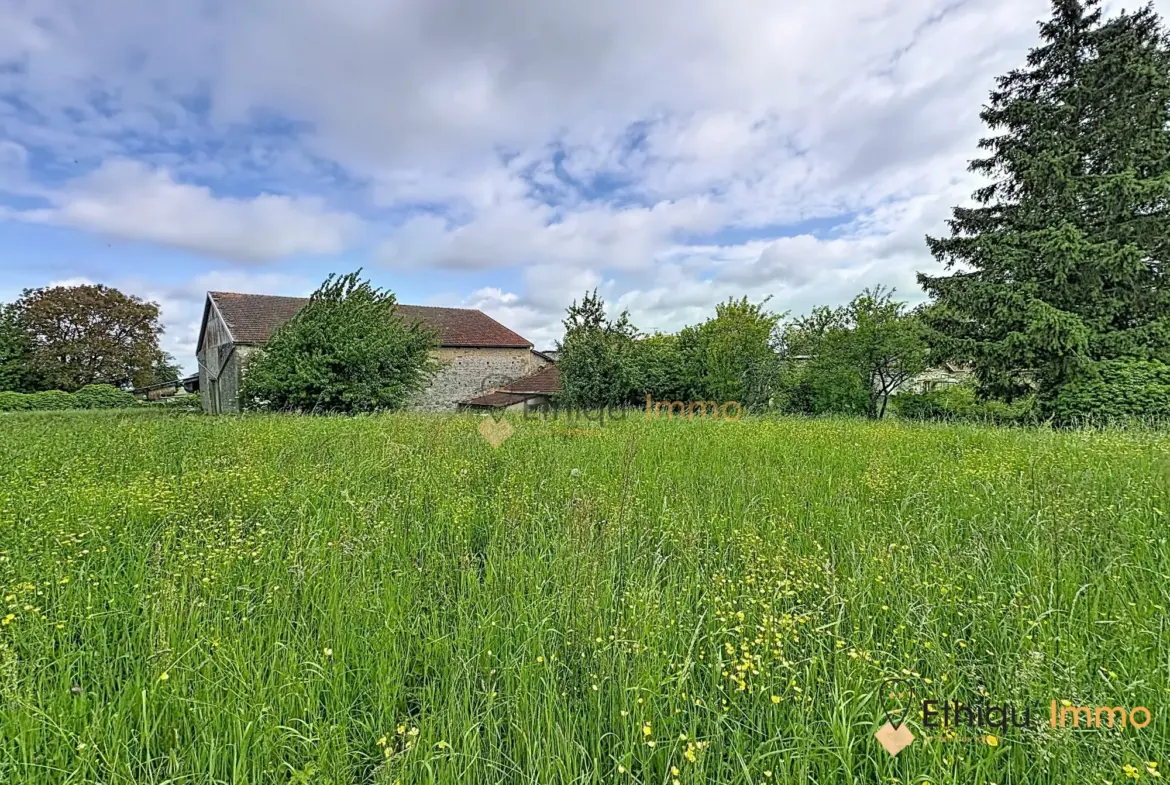 Magnifique corps de ferme avec dépendances et terrain de 7550 m² à Morancourt 
