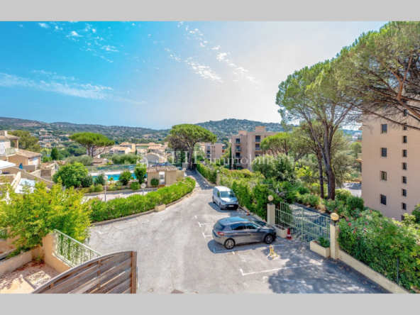 Appartement 2 pièces avec terrasse, piscine et cave à Sainte-Maxime