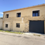Charmante maison en pierre rénovée avec terrasse et vue nature à Sourribes