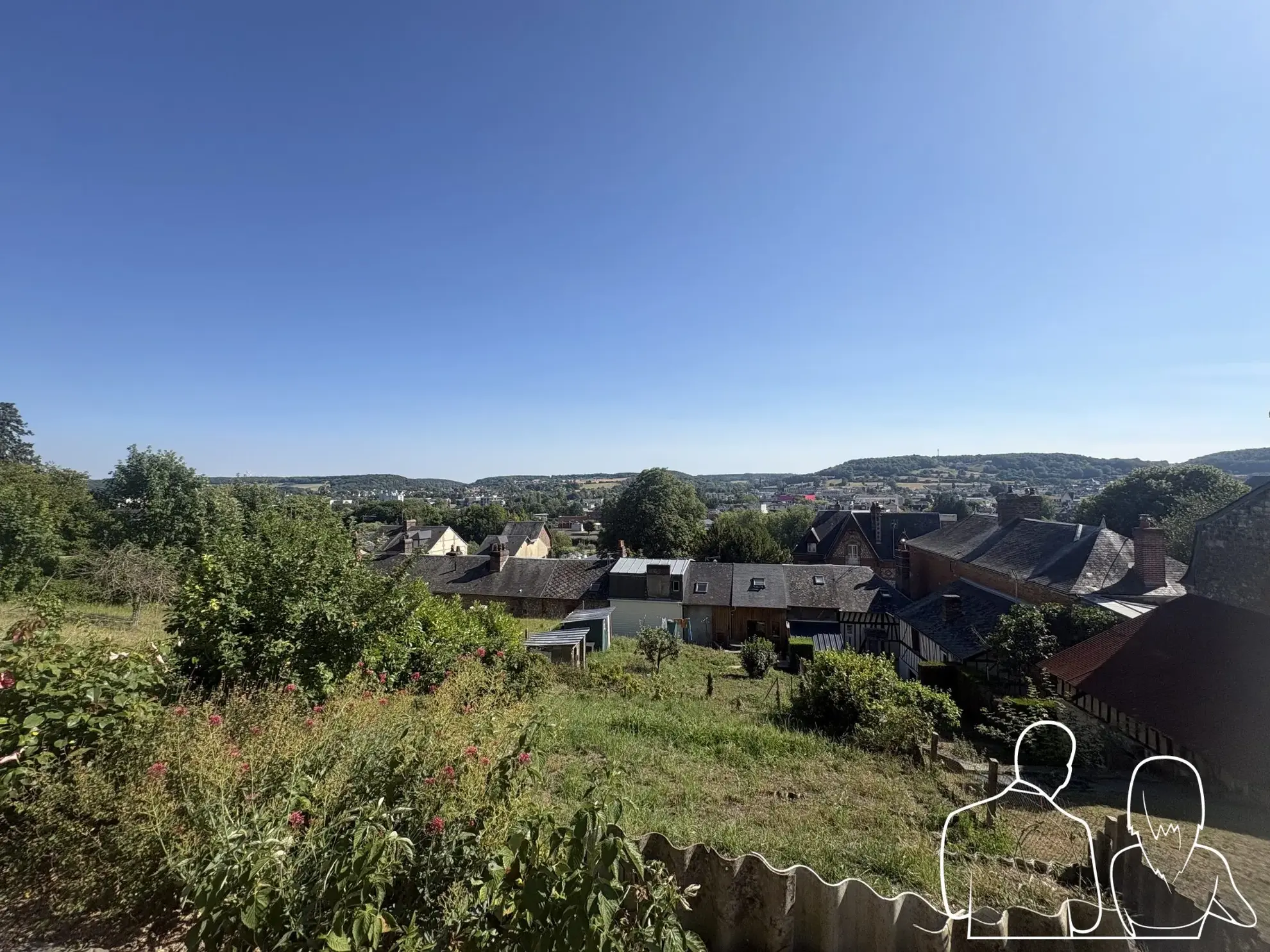 Maison de ville de 68,88 m² avec terrasse et potentiel à Pont-Audemer 