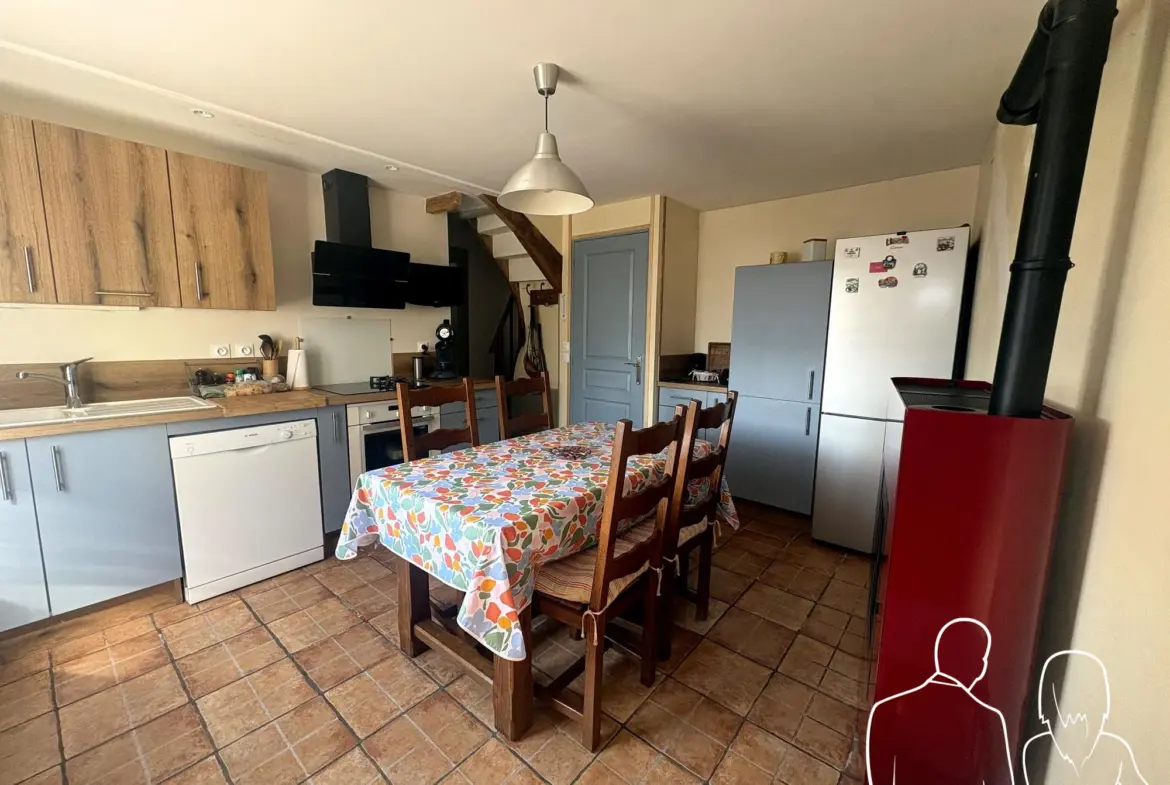 Maison de ville de 68,88 m² avec terrasse et potentiel à Pont-Audemer 