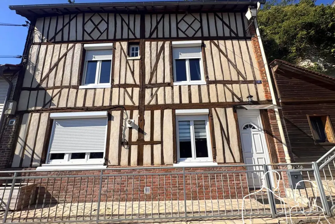 Maison de ville de 68,88 m² avec terrasse et potentiel à Pont-Audemer 
