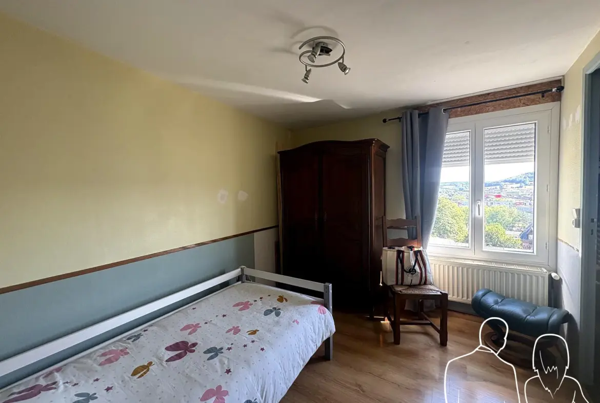 Maison de ville de 68,88 m² avec terrasse et potentiel à Pont-Audemer 