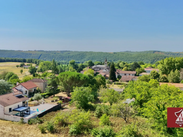 Maison en pierre avec piscine à Soturac, authentique et moderne