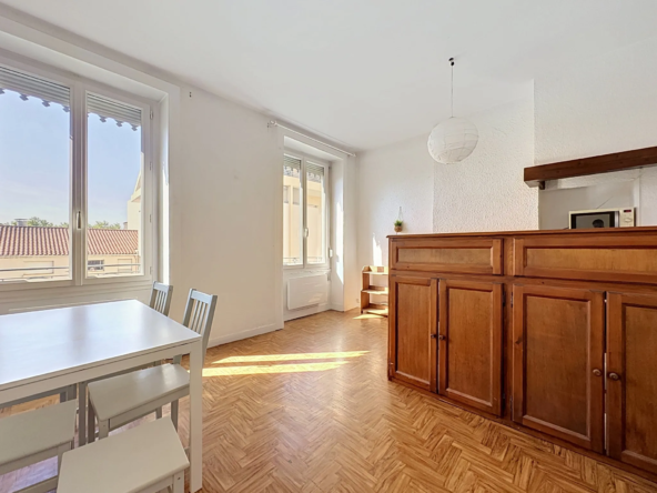 Appartement T2 ancien de 52 m² à Lyon Saint Michel – Idéalement situé