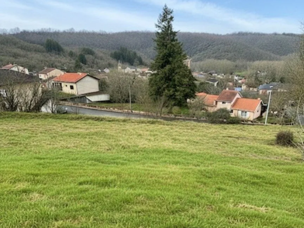 Terrain constructible avec vue exceptionnelle à Monteils - 1341 m²