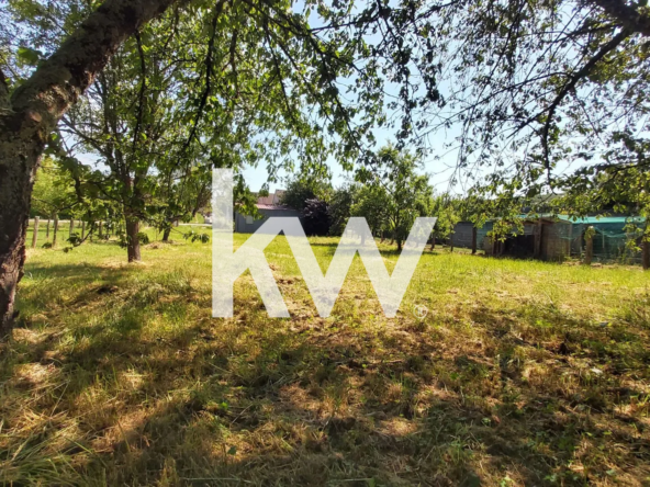 Terrain constructible de 948 m² à VITREUX (39350) - Havre de tranquillité