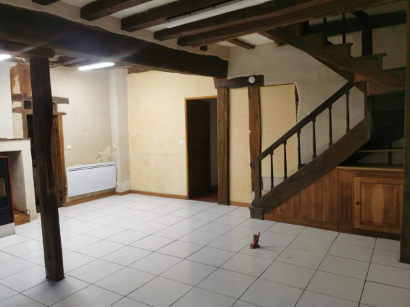 Maison de plain-pied à Jupilles à rénover, 86 m²
