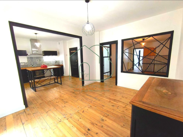 Immeuble à vendre à Aubin avec appartement rénové et potentiel de transformation