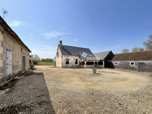 Maison individuelle rénovée avec studio indépendant à Buzançais