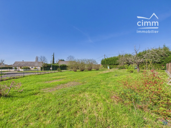 Terrain constructible à Longué-Jumelles de 940 m², idéal pour votre maison