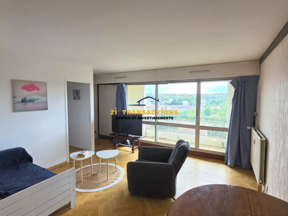 Appartement en colocation meublée de 5 chambres à Saint-Étienne - Rendement immédiat
