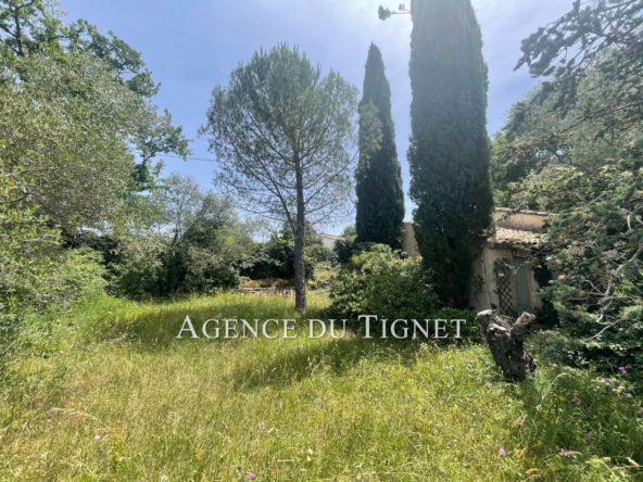 Terrain à bâtir de 1829 m² à Saint-Cézaire-sur-Siagne avec permis de construire jusqu'en 2026