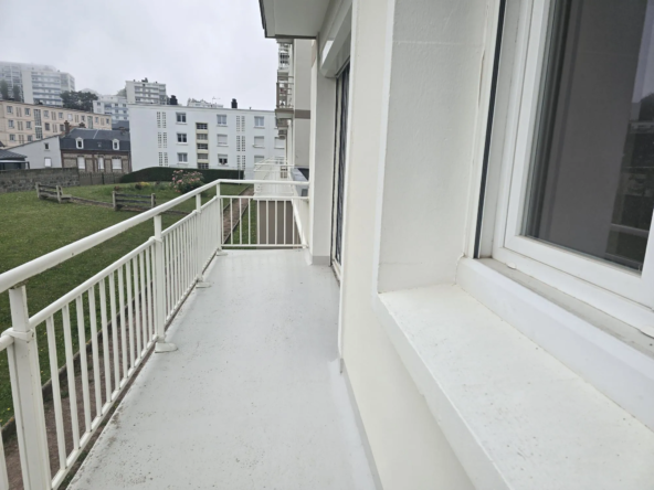 Appartement lumineux à Fecamp avec grand balcon, proche centre-ville et vue plein sud