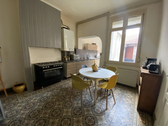 Maison à vendre de 122 m² à Moreuil en centre-ville – Opportunité d'investissement