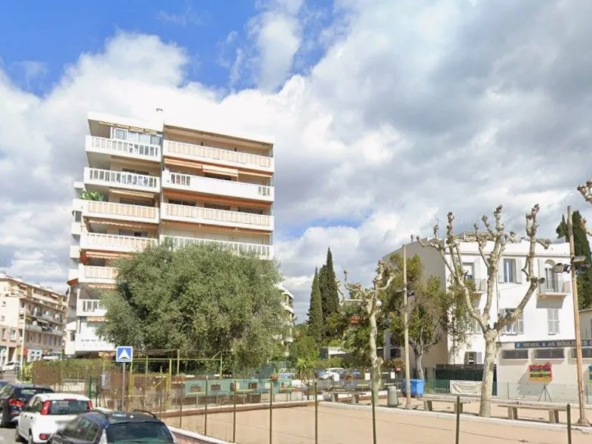 Studio à vendre à Cannes Prado République avec balcon et cave