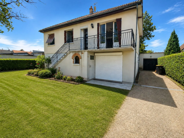 Maison familiale de 123 m² avec grand terrain à Saint-Éloi