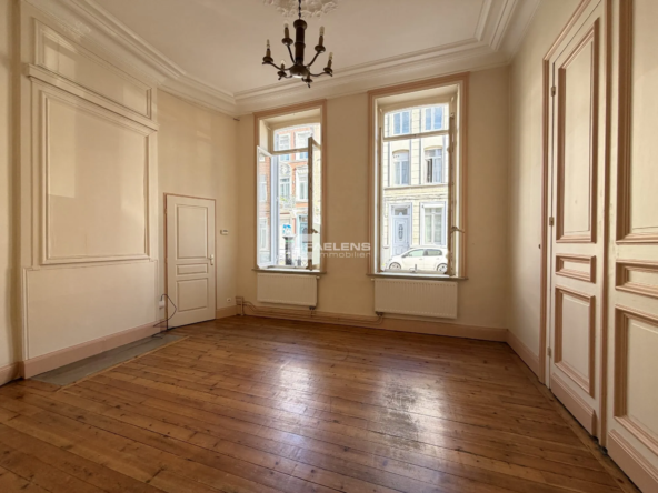 Superbe appartement T2 bis avec caves aménagées à Lille - Secteur Saint Michel