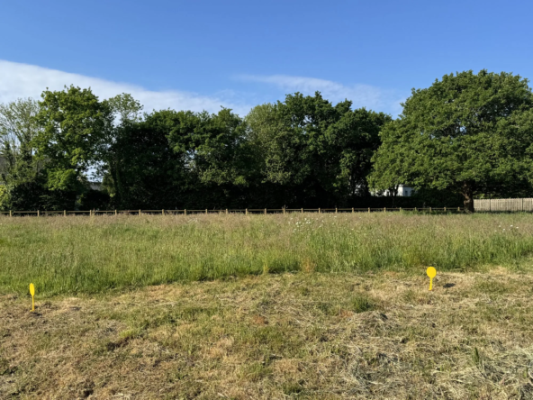 Terrain constructible de 683 m² à Riec-sur-Bélon - Hors lotissement
