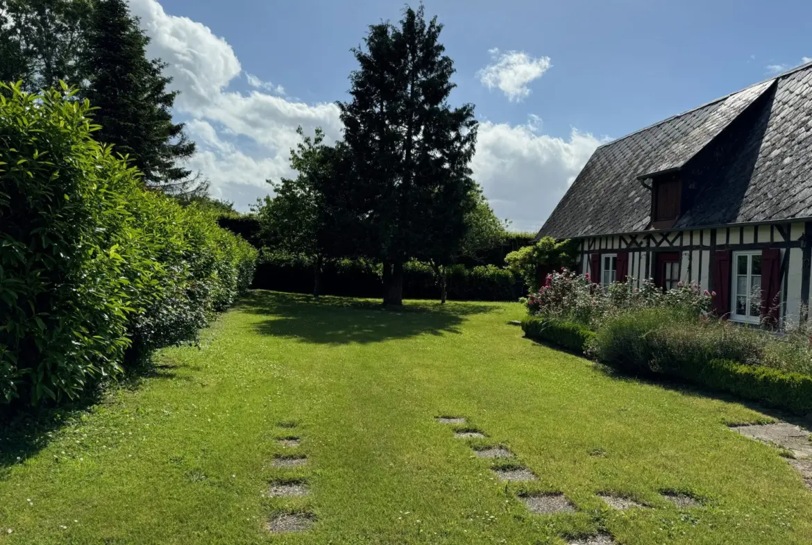 Maison à vendre à Bernay en Normandie avec dépendance et garage 