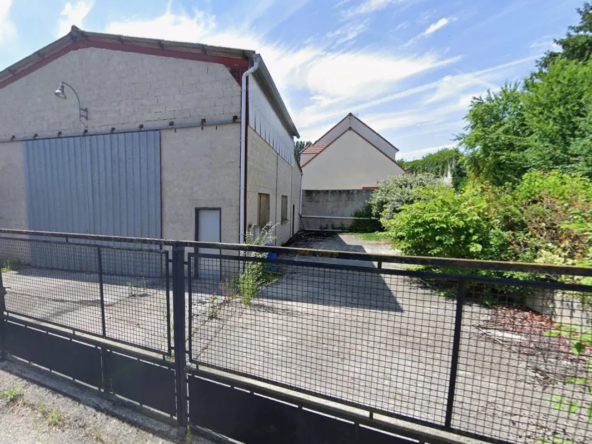 Bâtiment de 152 m² à vendre à 20 min de Château-Thierry dans la région de Le Charmel
