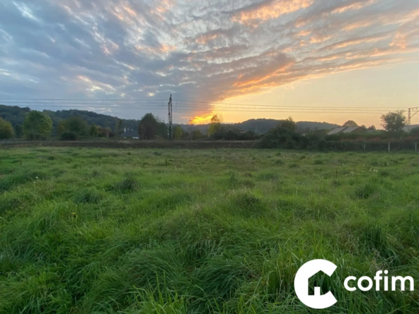 Terrain constructible de 1292 m² à Montaut, vue dégagée et exposition sud-est