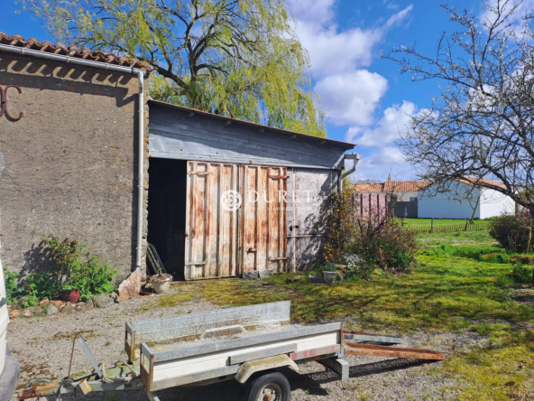 Maison à rénover avec grand terrain à Les Brouzils – Opportunité rare