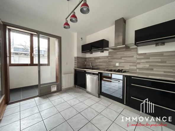 Appartement 4 pièces en rez-de-chaussée avec balcon et garage à Vinay (38)