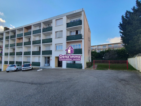 Studio à vendre à Évreux avec kitchenette, parking et faibles charges