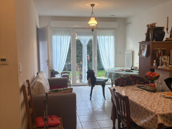 Appartement T2 Loué à Vendre à Niort avec Terrasse et Parking