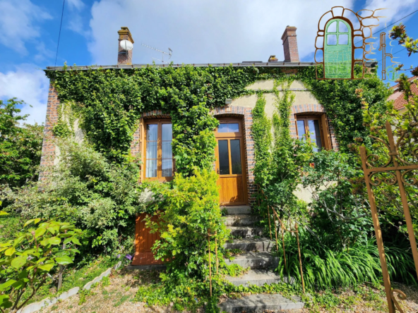 Maison de ville à vendre à Mondoubleau – 120 m² avec jardin et dépendances