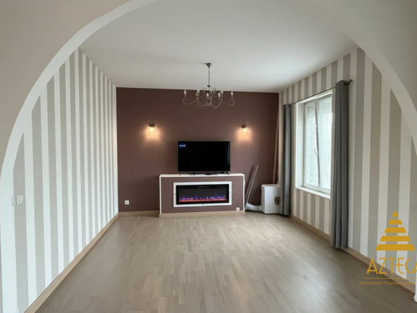 Appartement T3 rénové de 102 m² à Caudry - Emplacement stratégique