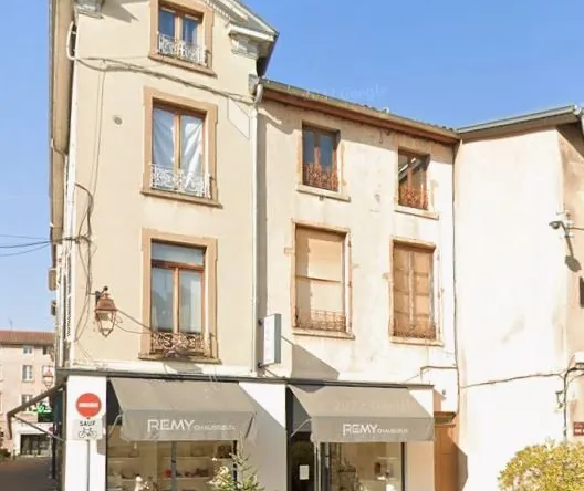 Appartement à rénover de 63,85 m² à Neuville-sur-Saône centre-ville