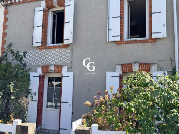 Maison à vendre à La Montagne avec beaucoup de potentiel, charme authentique et cour