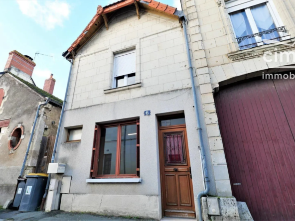 Maison de ville avec jardin à Longué-Jumelles, centre-ville, 3 chambres, proche commodités