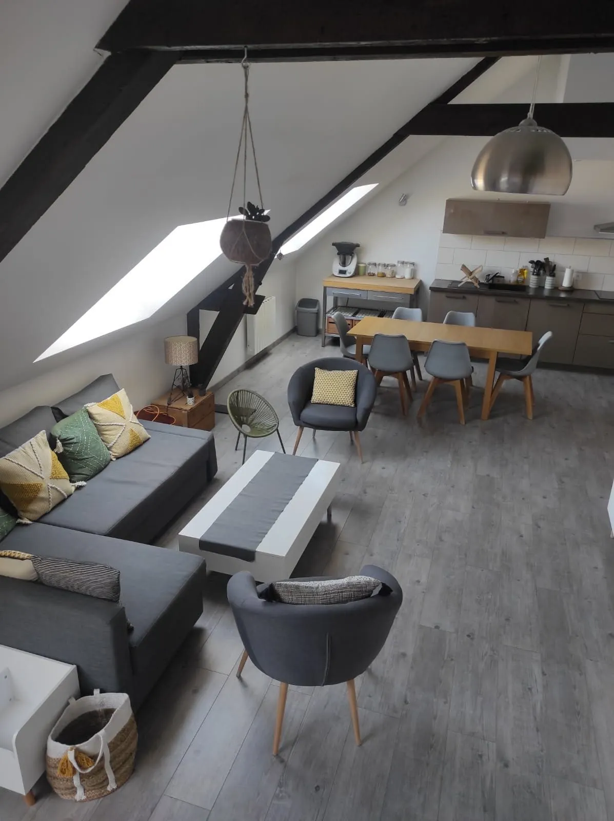 Bel appartement duplex de 113,52 m² avec parking en plein centre de Charleville-Mézières